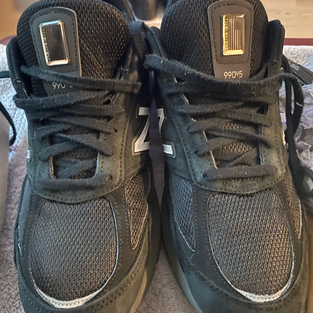 Black new balance 990 v5 size 11.5 men’s